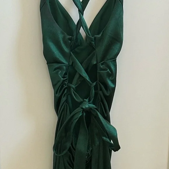 Beautiful Emerald green Prom dress. Worn one time. For reference model is 6 ft. - Picture 6 of 8